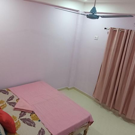 Kedar Guest House Ayodhya Extérieur photo