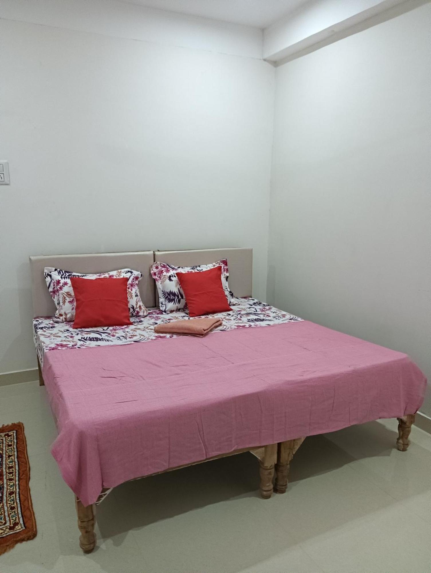 Kedar Guest House Ayodhya Extérieur photo