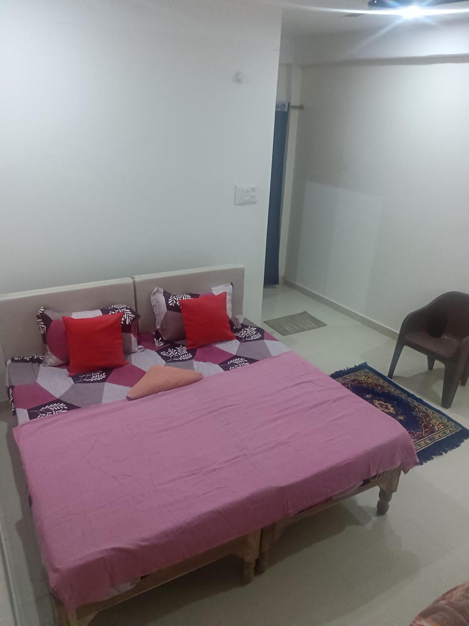 Kedar Guest House Ayodhya Extérieur photo